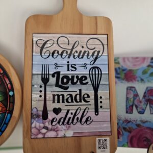 Wooden cheese platter with customisable ceramic insert.